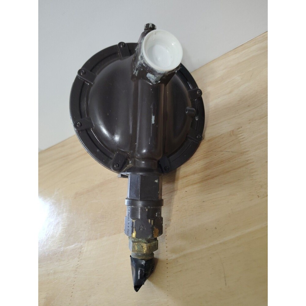 REGO LV4403B46R LP-Gas Regulator 450L Compressed Gas Regulator Untested
